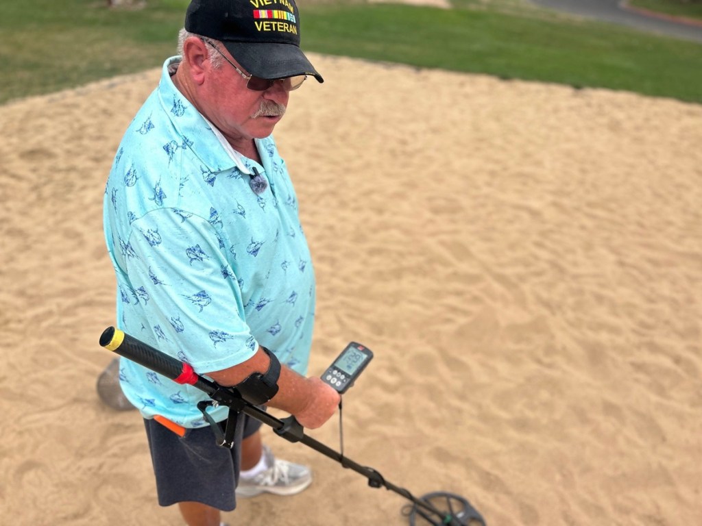 A Northern Colorado metal detectorist at work